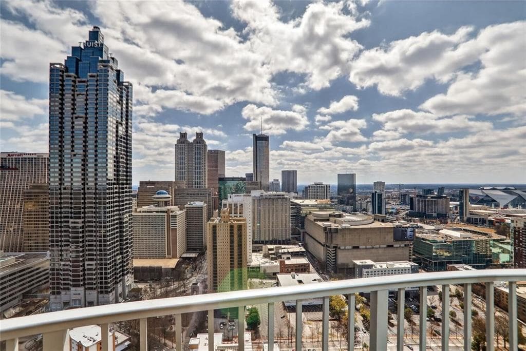 400 W Peachtree Street 3910, Atlanta, GA 30308 — most recent listing photo