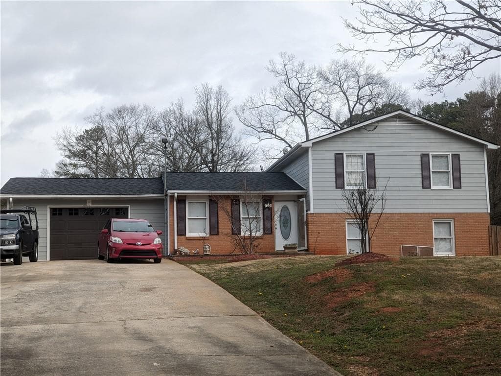 4 bedroom, 2 bathroom, 1,728 sq ft single family residence sold at 3081 Hillwood Drive, Lawrenceville, GA 30044