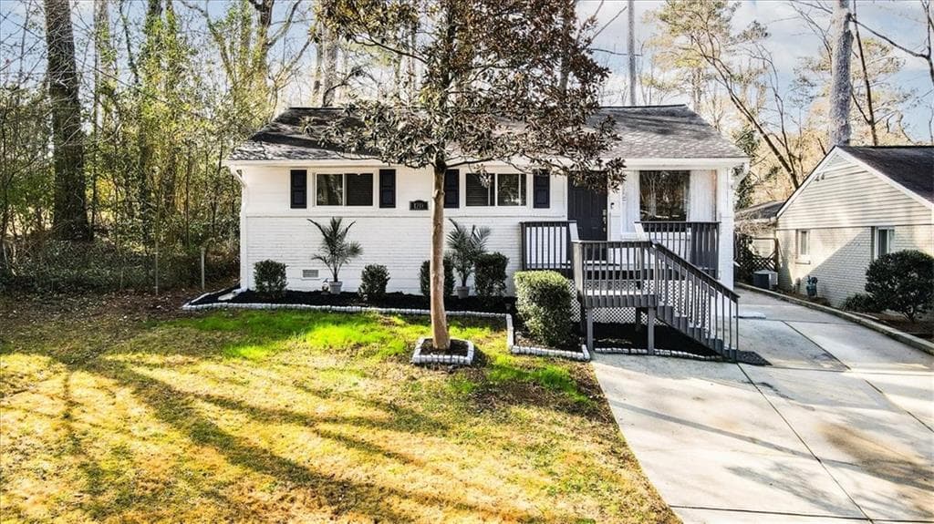 3 bedroom, 2 bathroom, 1,226 sq ft single family residence sold at 1211 Argonne Way, Atlanta, GA 30324