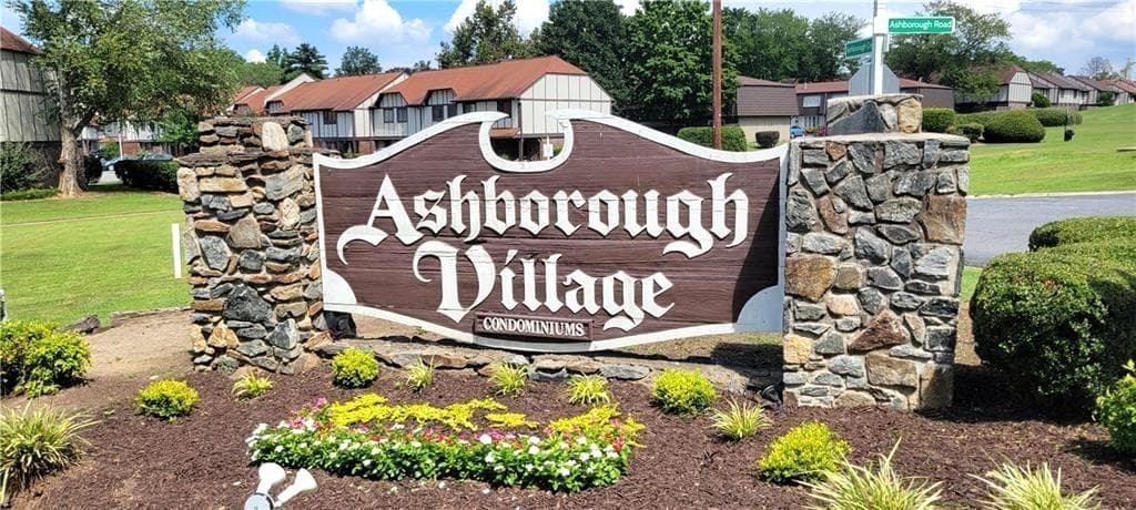 3 bedroom, 3 bathroom, 1,314 sq ft townhouse sold at 1807 Ashborough Circle B, Marietta, GA 30067