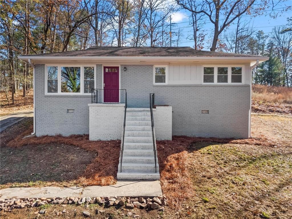 3 bedroom, 1 bathroom, 988 sq ft single family residence sold at 502 Alpine Way, Marietta, GA 30062