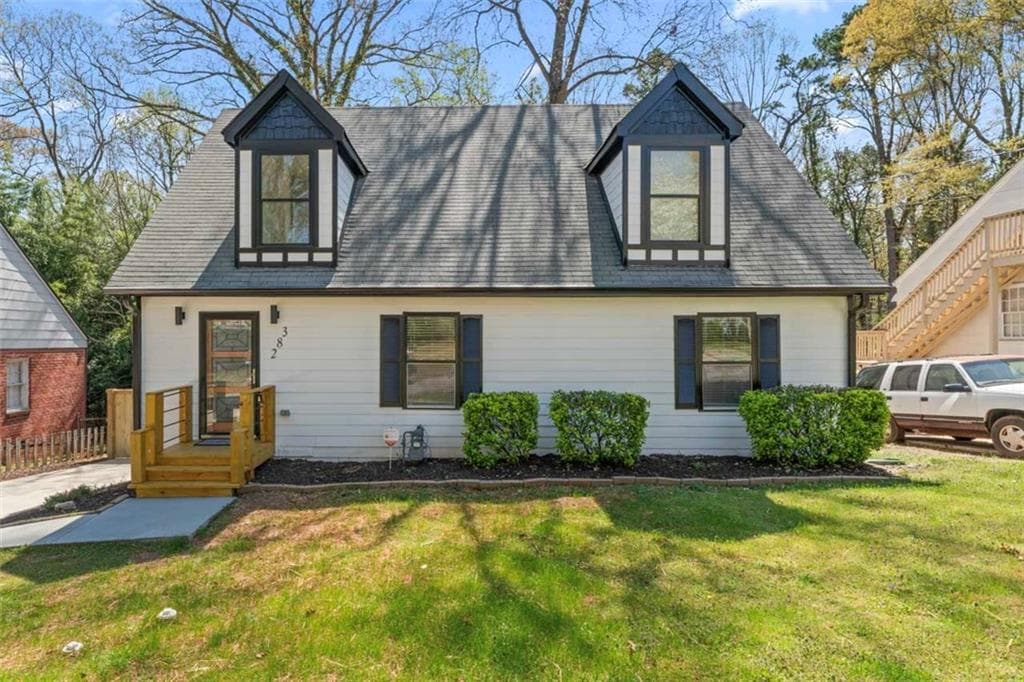 4 bedroom, 2 bathroom, 1,995 sq ft single family residence sold at 382 Deckner Avenue, Atlanta, GA 30310