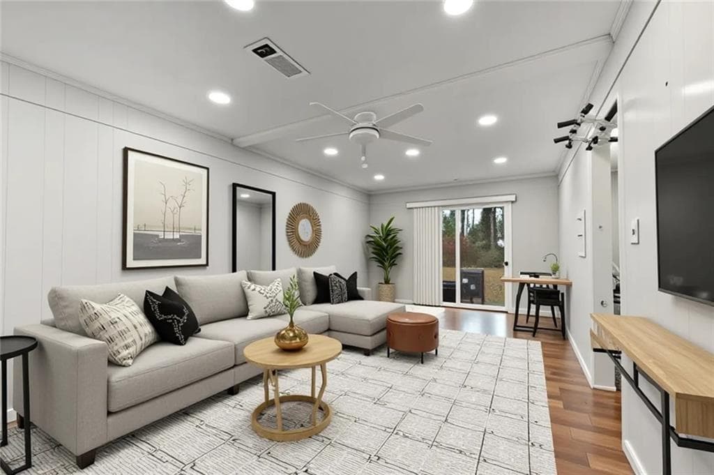 3 bedroom, 2 bathroom, 1,740 sq ft single family residence sold at 1454 Helen Lane, Atlanta, GA 30331