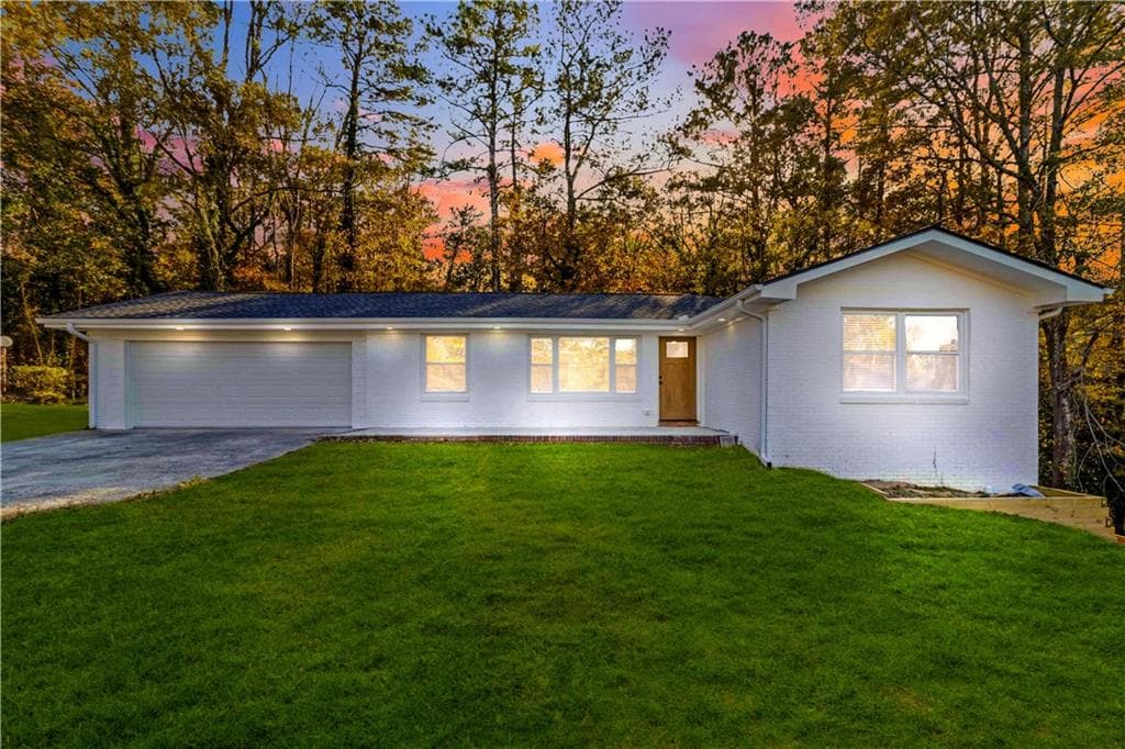 3 bedroom, 3 bathroom single family residence sold at 3790 Brook Way, Atlanta, GA 30331