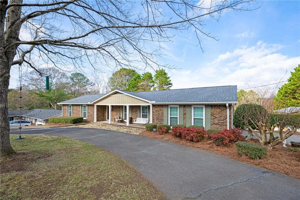 136 Meadow Lane, Calhoun, GA 30701 — most recent listing photo