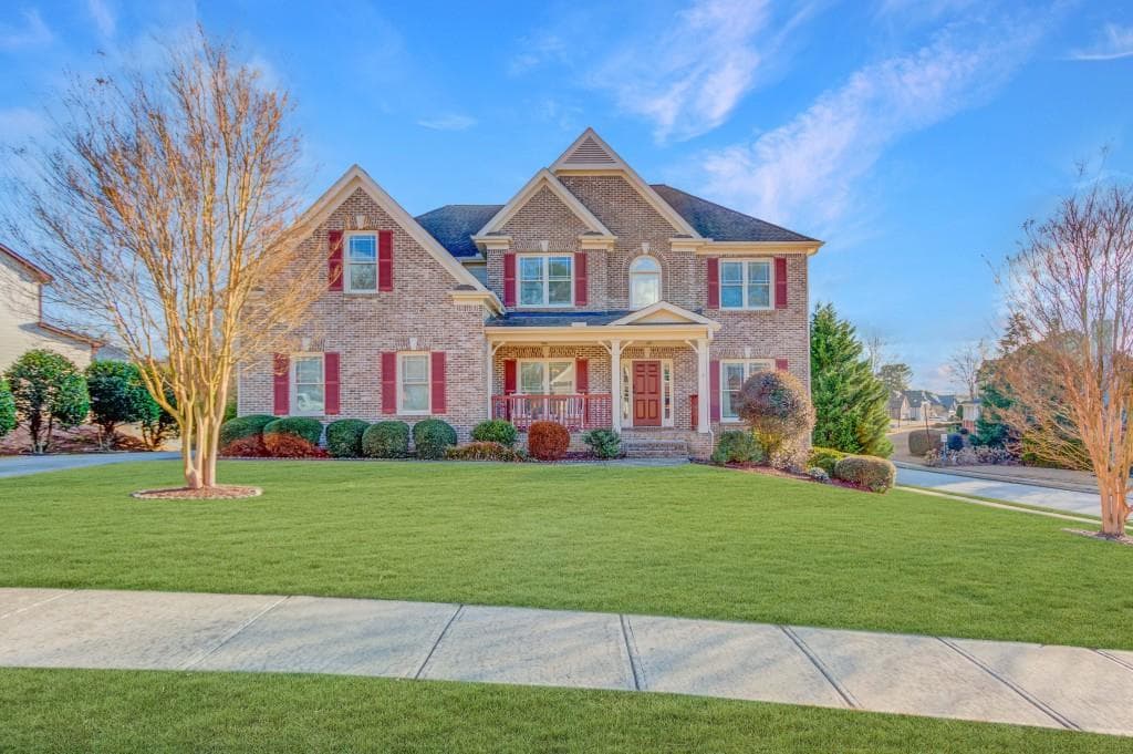7 bedroom, 4 bathroom, 4,769 sq ft single family residence sold at 984 Ivey Chase Place, Dacula, GA 30019