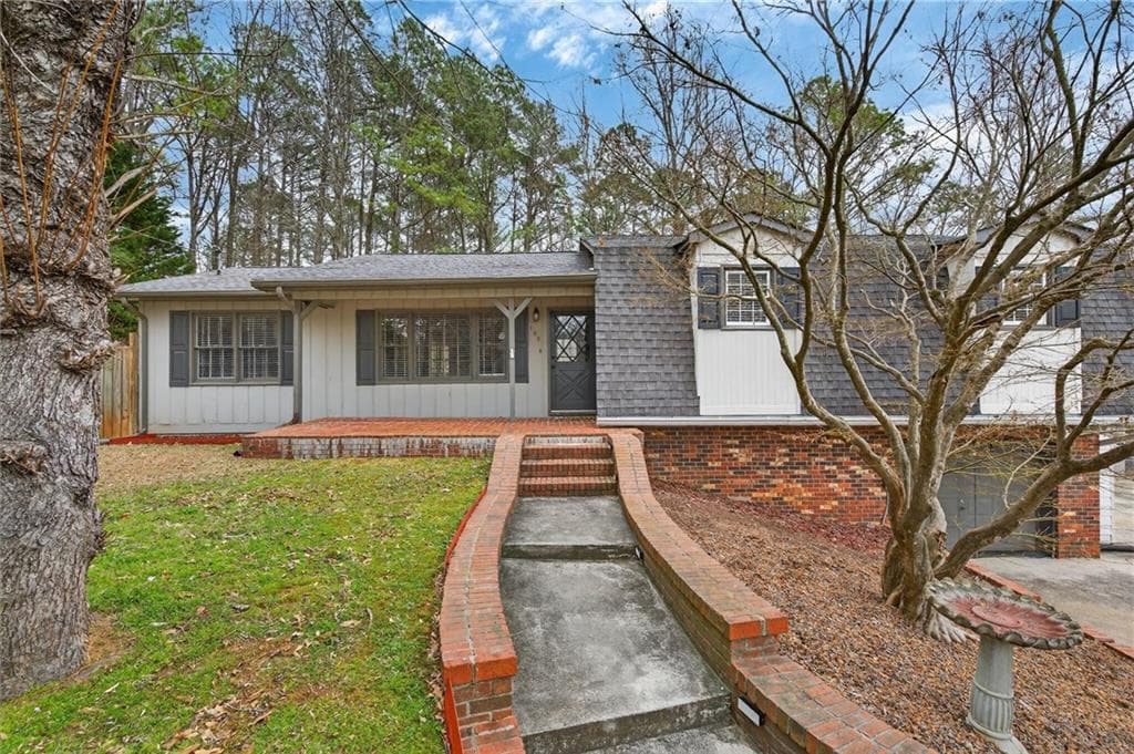 3 bedroom, 2 bathroom, 1,830 sq ft single family residence sold at 155 Chickasaw Run, Woodstock, GA 30188
