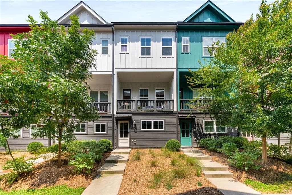 2 bedroom, 2 bathroom, 1,168 sq ft townhouse sold at 167 Color Circle, Atlanta, GA 30317