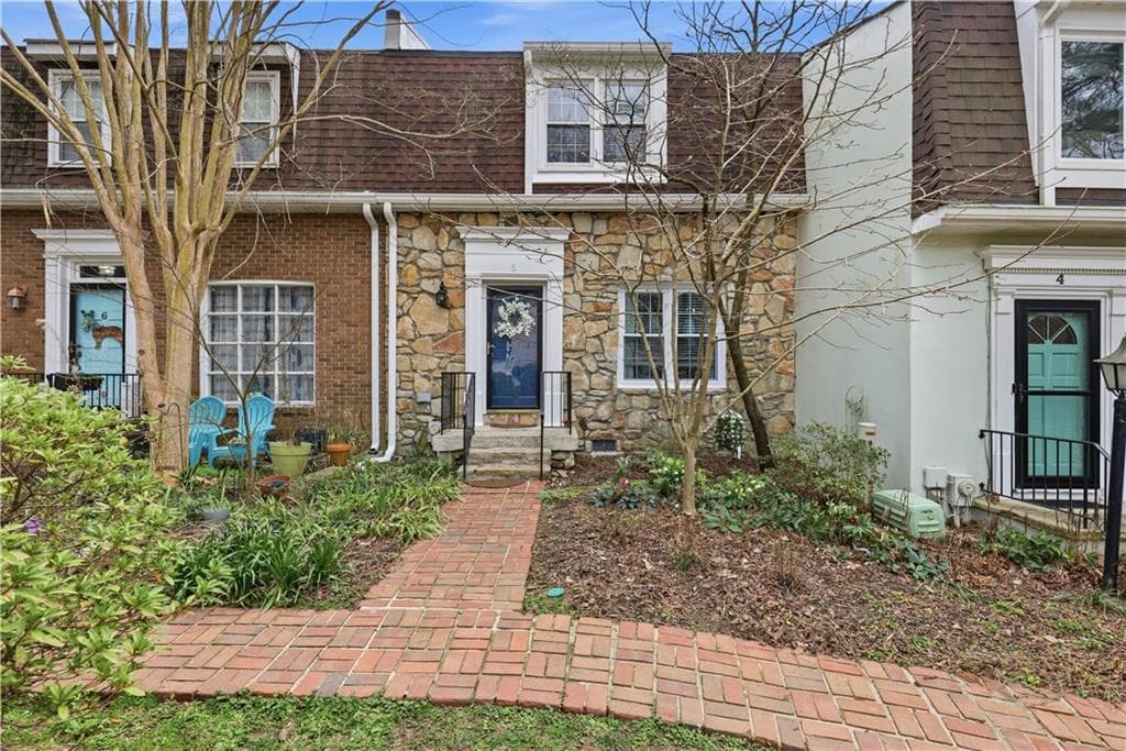 3 bedroom, 2 bathroom, 1,785 sq ft townhouse sold at 260 Manning Road 5, Marietta, GA 30064