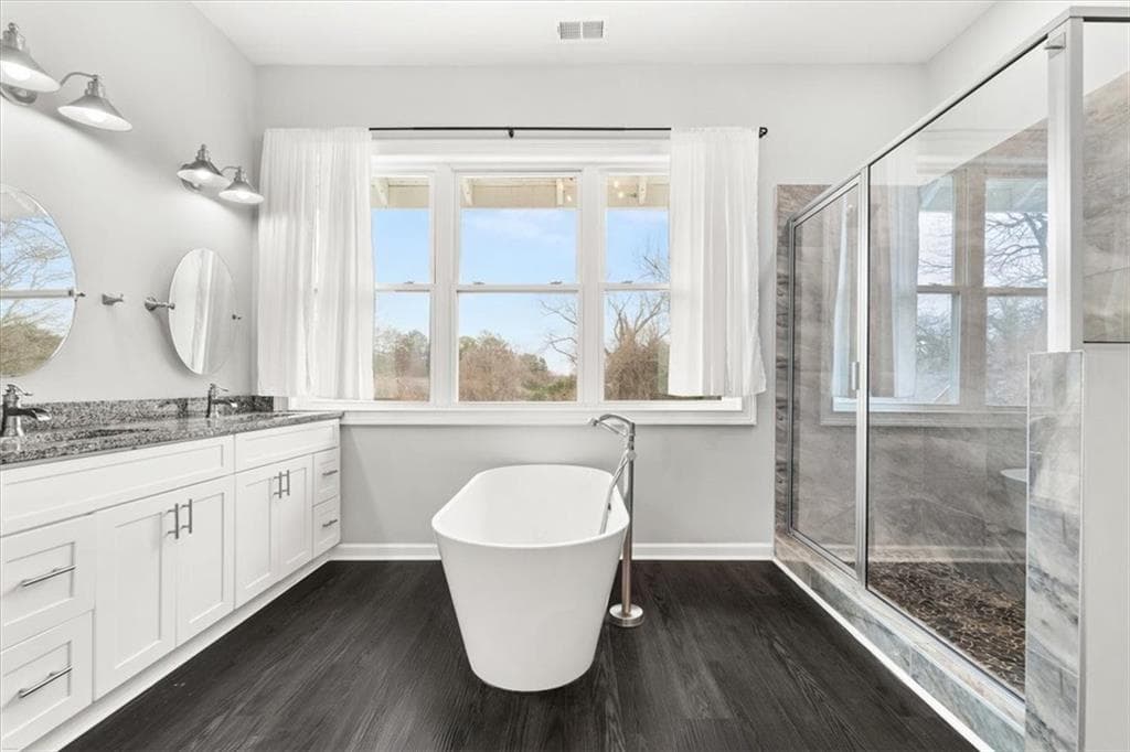 3 bedroom, 3 bathroom, 2,082 sq ft single family residence sold at 1394 Metropolitan Parkway, Atlanta, GA 30310