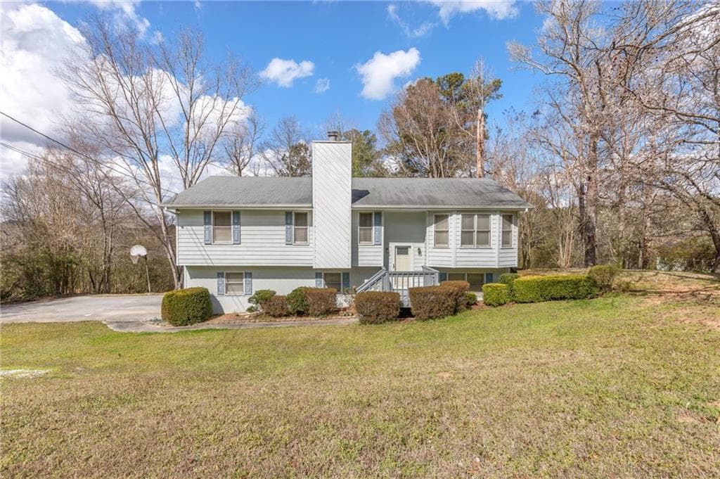 3 bedroom, 2 bathroom, 1,283 sq ft single family residence for sale at 2203 Clarendon Court, Conyers, GA 30012