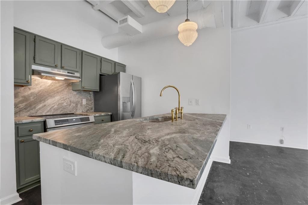 1 bedroom, 1 bathroom, 598 sq ft condominium sold at 32 Peachtree Street 204, Atlanta, GA 30303