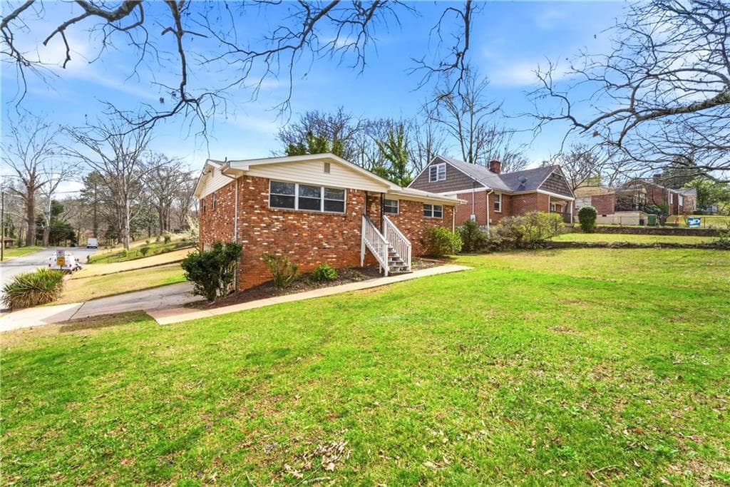 3 bedroom, 2 bathroom, 1,467 sq ft single family residence sold at 1520 Brewer Boulevard, Atlanta, GA 30310