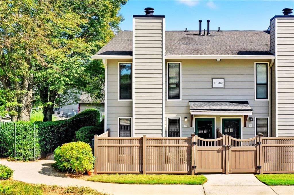 1 bedroom, 2 bathroom, 1,026 sq ft condominium sold at 101 Park Ridge Circle, Marietta, GA 30068