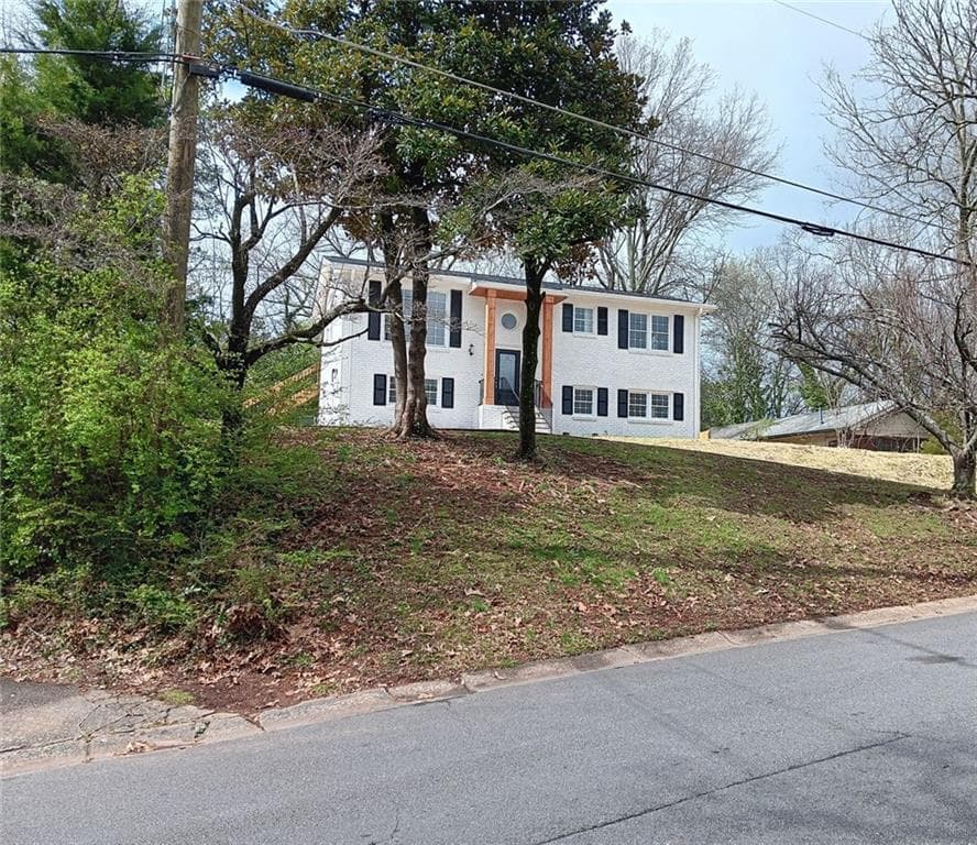 4 bedroom, 2 bathroom, 2,100 sq ft single family residence sold at 639 Bonnie Dell Drive, Marietta, GA 30062