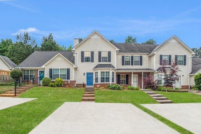 2 bedroom, 2 bathroom townhouse sold at 145 Gentle Breeze Court, Temple, GA 30179