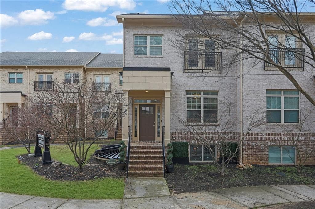 3 bedroom, 4 bathroom, 2,358 sq ft townhouse sold at 745 Fountainhead Lane 5, Atlanta, GA 30324
