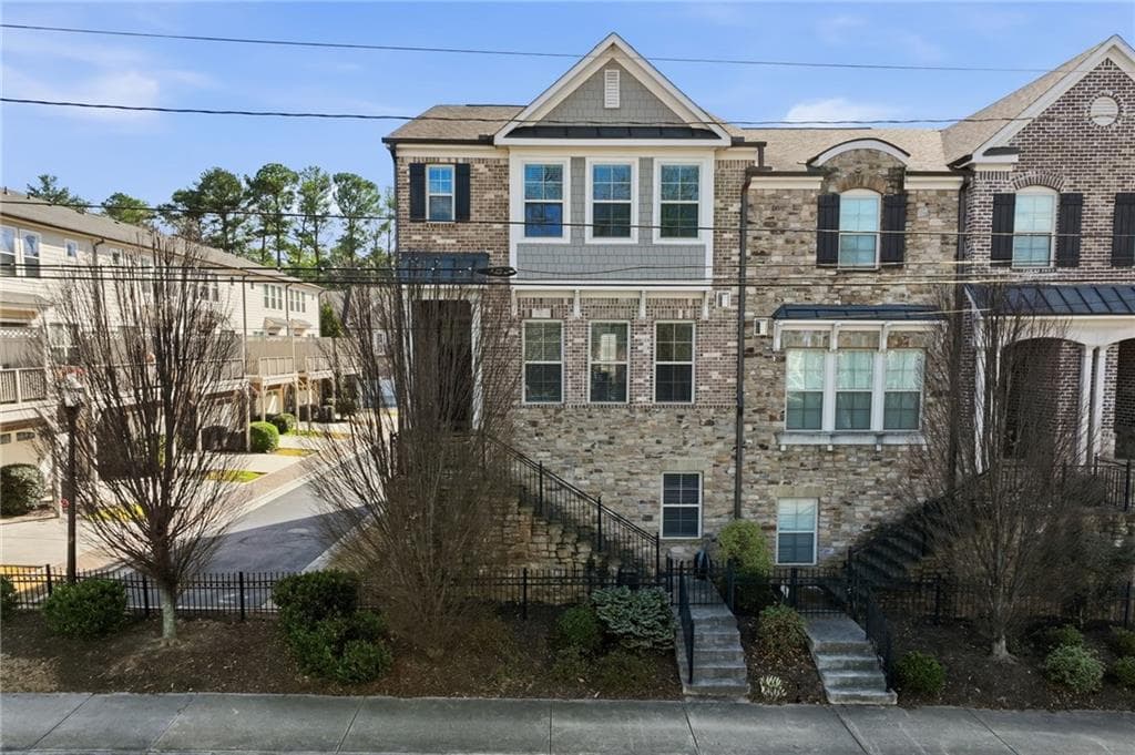 3 bedroom, 4 bathroom, 3,055 sq ft townhouse for sale at 1764 Alec Place, Atlanta, GA 30329