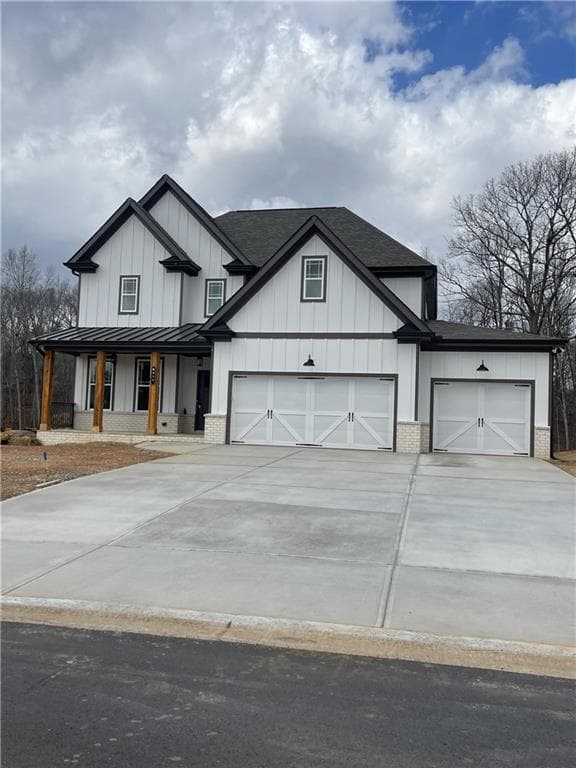 4 bedroom, 3 bathroom, 2,636 sq ft single family residence sold at 8230 CALLOWAY CLUB Drive, Cumming, GA 30028