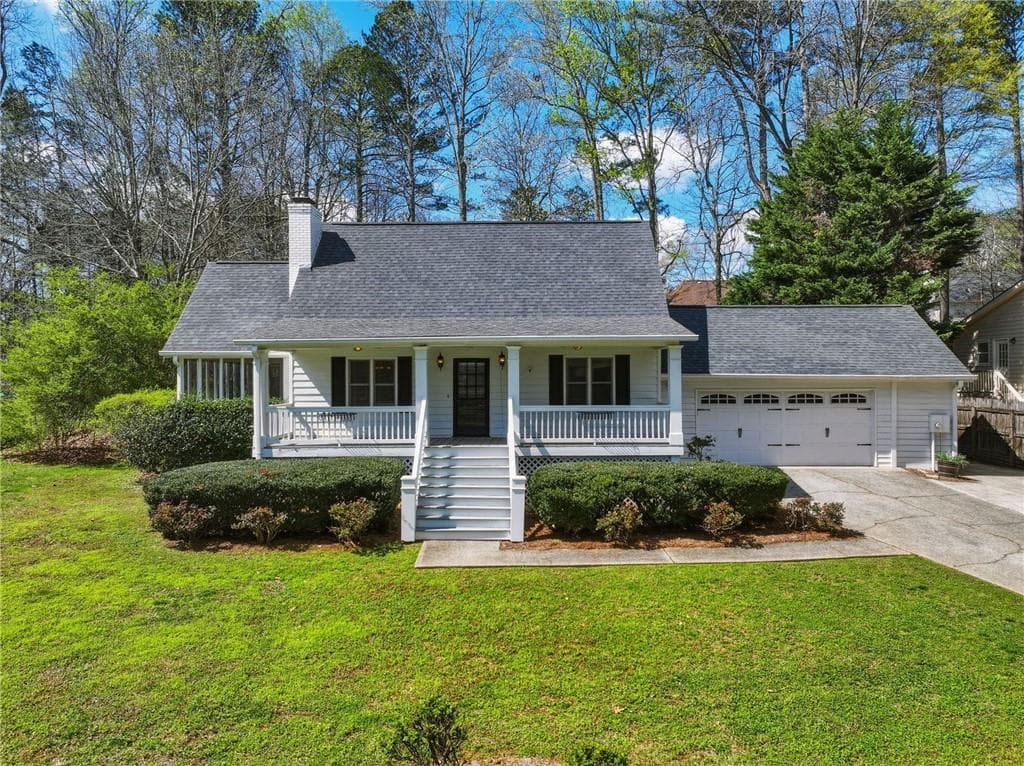 3 bedroom, 2 bathroom, 1,800 sq ft single family residence sold at 141 Lake Somerset Crest, Marietta, GA 30064