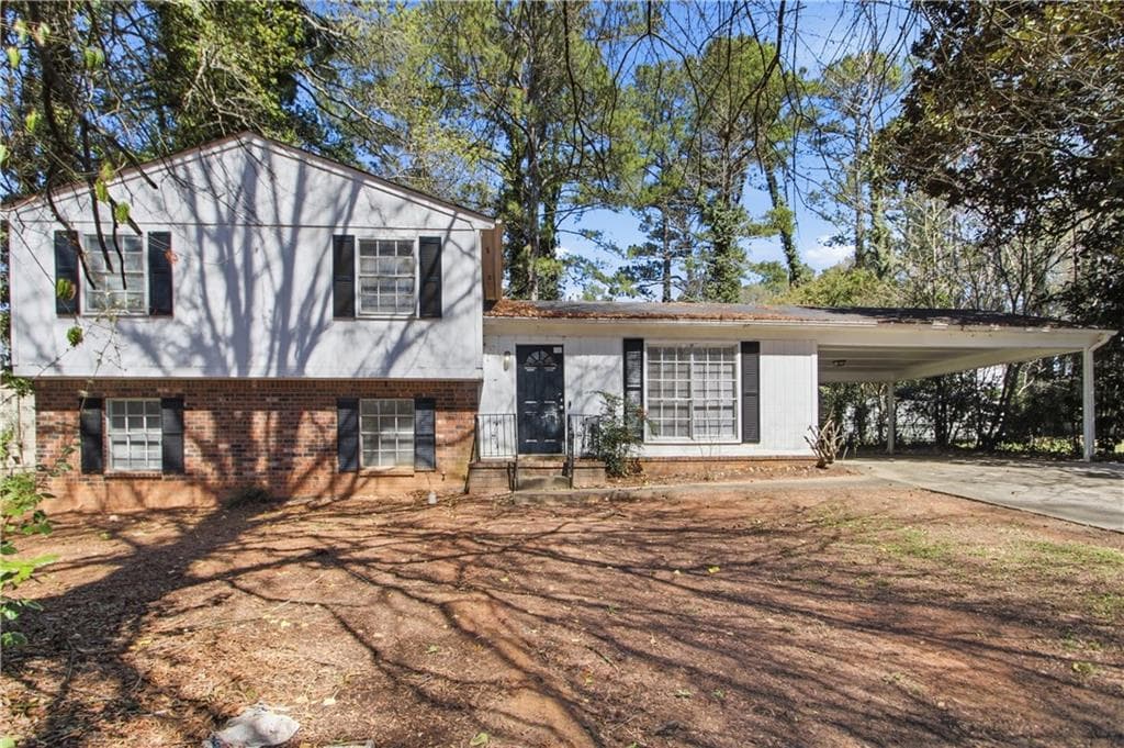 3 bedroom, 2 bathroom, 1,674 sq ft single family residence under contract at 8822 Ashwood Drive, Riverdale, GA 30274