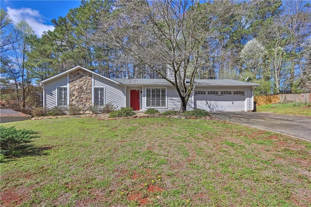 3 bedroom, 2 bathroom, 1,482 sq ft single family residence sold at 635 Oxford Hall Drive, Lawrenceville, GA 30044