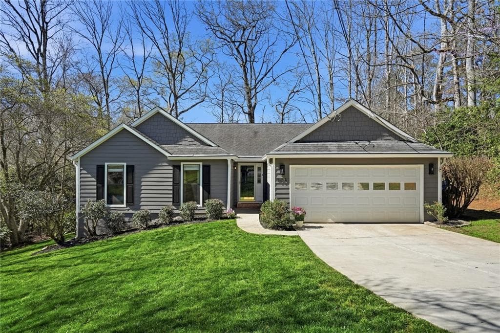 3 bedroom, 2 bathroom, 1,580 sq ft single family residence sold at 804 Riverstone Lane, Woodstock, GA 30188
