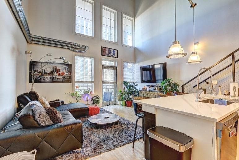 2 bedroom, 2 bathroom, 1,270 sq ft condominium for sale at 260 18th Street 10302, Atlanta, GA 30363