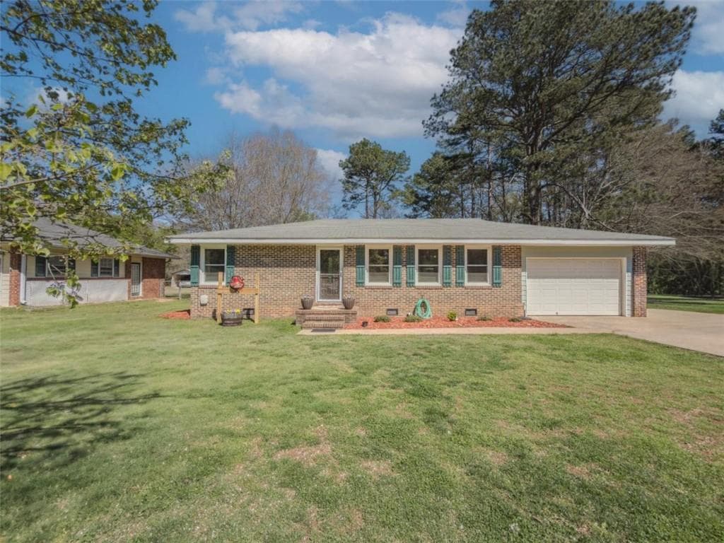 324 E Broad Street, Winder, GA 30680 — most recent listing photo