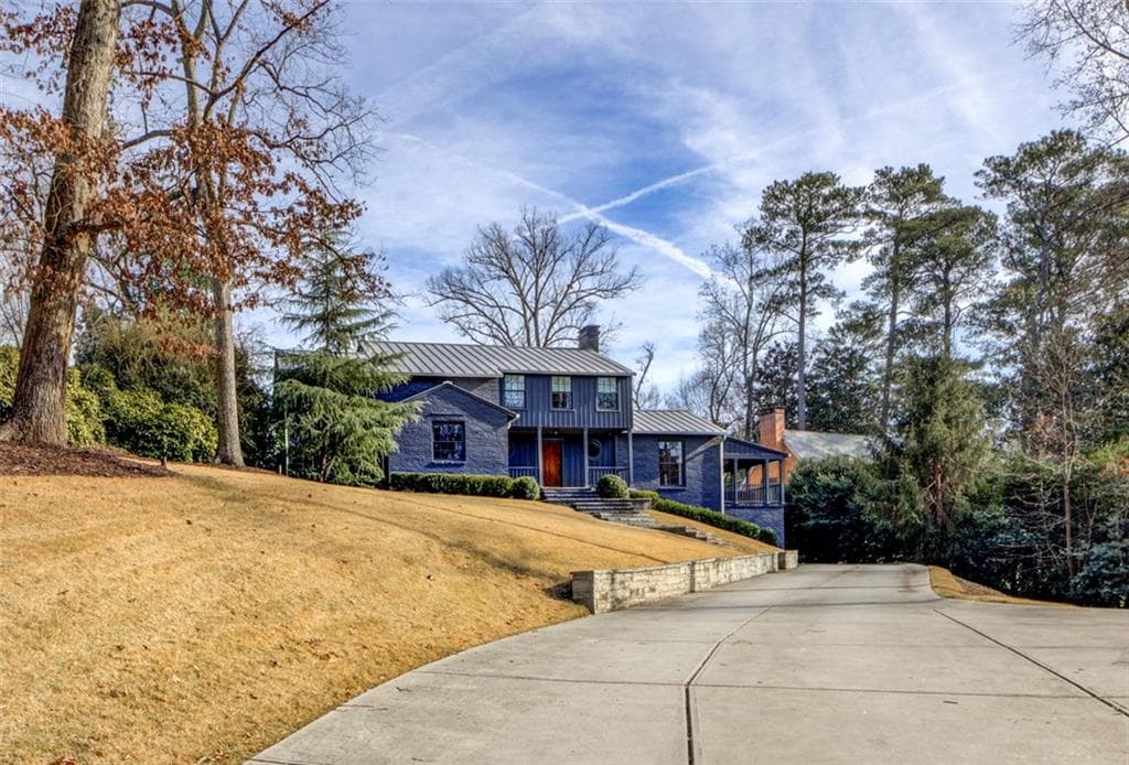 3 bedroom, 4 bathroom, 3,654 sq ft single family residence sold at 3195 Habersham Road, Atlanta, GA 30305