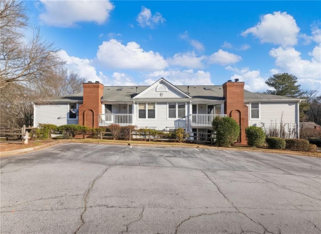 2 bedroom, 2 bathroom, 1,041 sq ft condominium for sale at 6397 Wedgewood Trace, Tucker, GA 30084