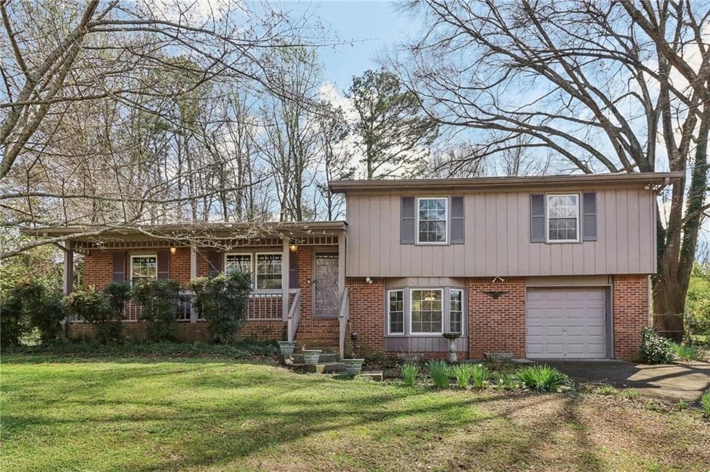 3 bedroom, 2 bathroom, 1,933 sq ft single family residence under contract at 2844 Jordan Woods Drive, Lawrenceville, GA 30044