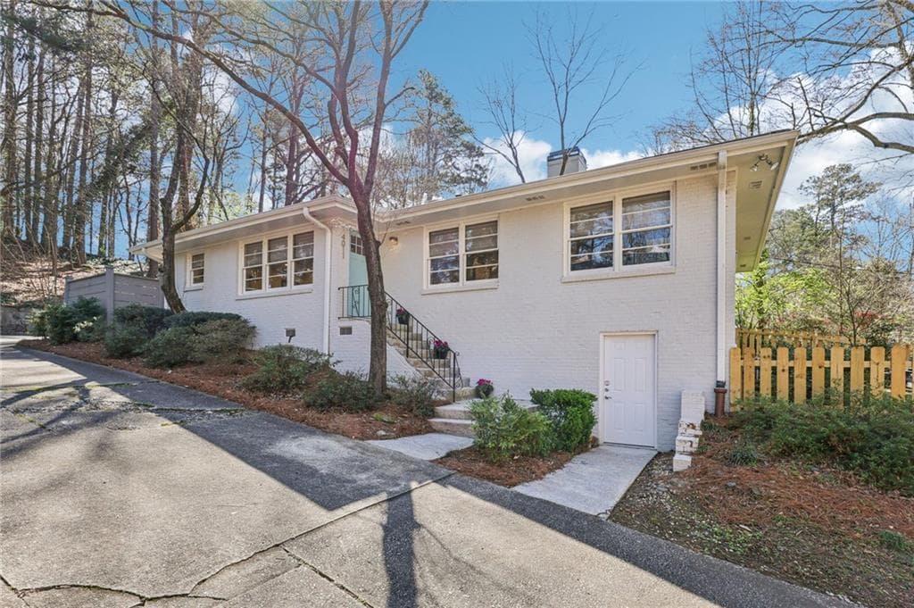 3 bedroom, 2 bathroom, 1,842 sq ft single family residence sold at 4011 Arden Way, Atlanta, GA 30342