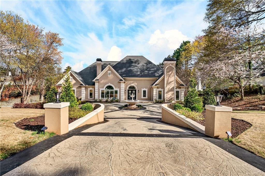 4 bedroom, 6 bathroom, 3,766 sq ft single family residence sold at 4979 Long Island Drive, Atlanta, GA 30327