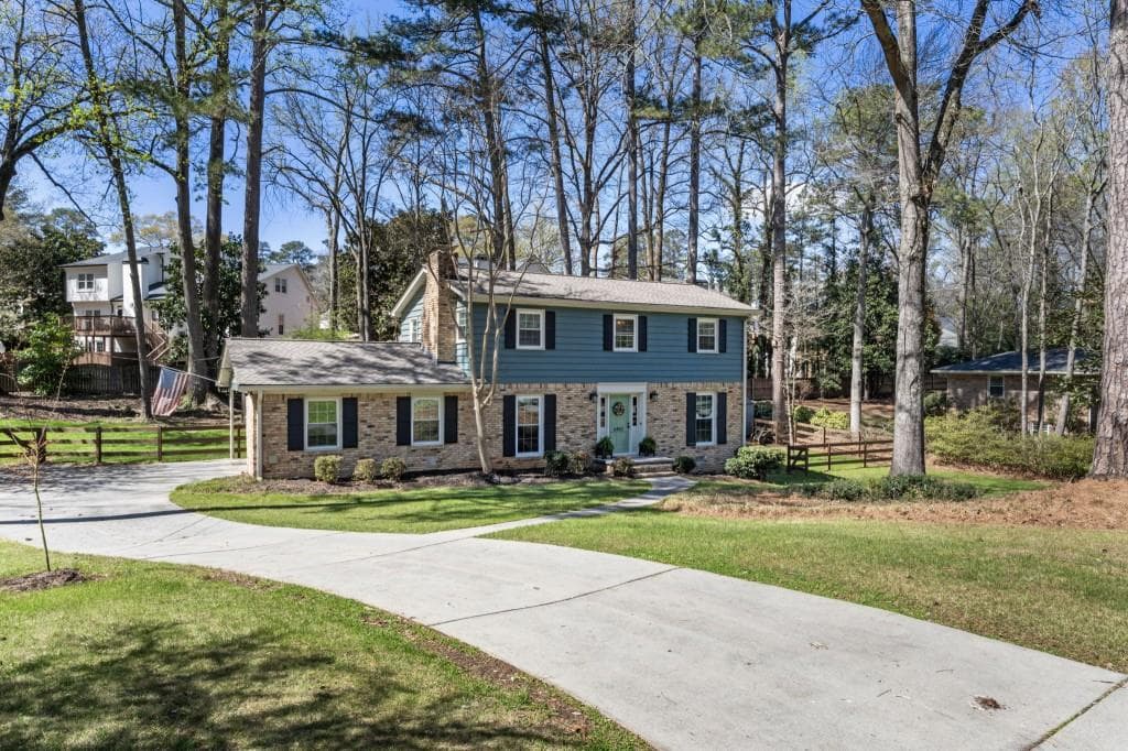 6482 Whispering Trail, Sandy Springs, GA 30328 — most recent listing photo