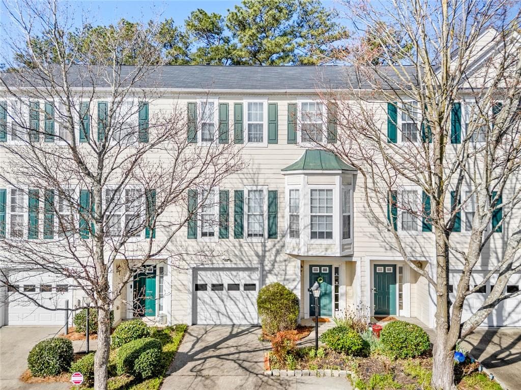 2 bedroom, 3 bathroom, 2,128 sq ft townhouse sold at 5233 Pinnacle Pointe Ct, Norcross, GA 30071