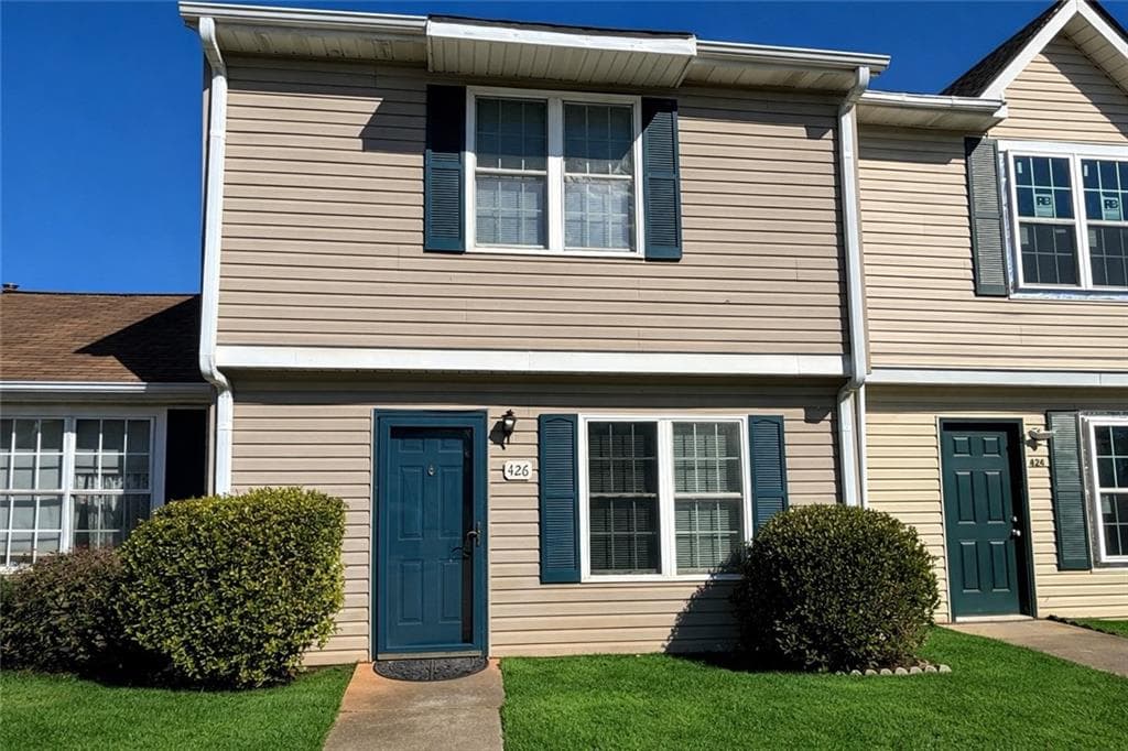 3 bedroom, 3 bathroom, 1,243 sq ft townhouse sold at 426 Bainbridge Drive, Mcdonough, GA 30253