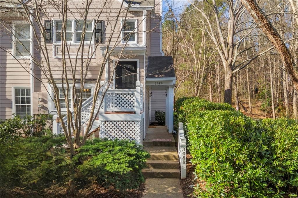 2 bedroom, 2 bathroom, 1,222 sq ft condominium for sale at 3088 Camden Way, Alpharetta, GA 30005
