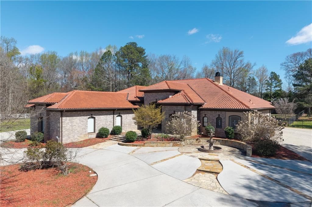 5 bedroom, 4 bathroom, 4,038 sq ft single family residence sold at 2552 Rosebud Road, Grayson, GA 30017