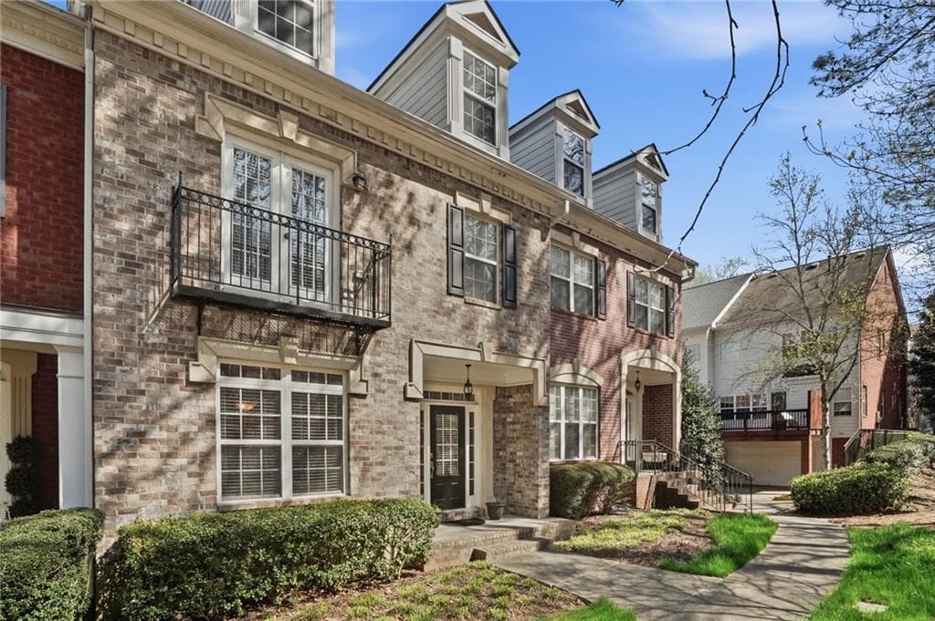 3 bedroom, 4 bathroom, 2,336 sq ft townhouse sold at 3150 Mercer University Drive, Atlanta, GA 30341