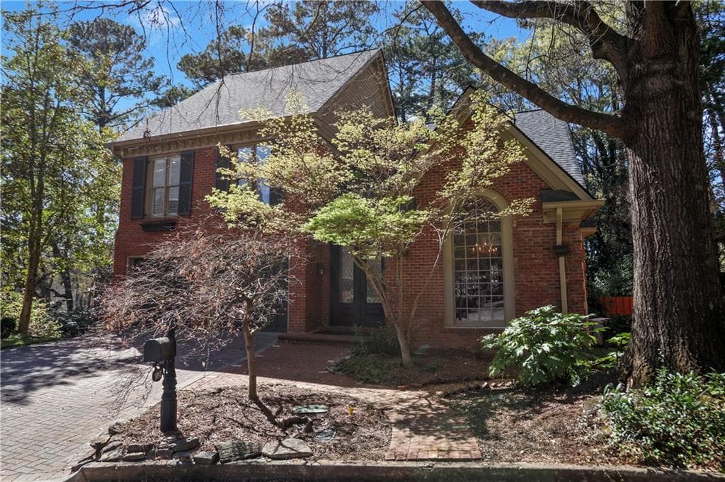 3 bedroom, 4 bathroom, 2,931 sq ft single family residence sold at 1097 Sheridan Park, Atlanta, GA 30324