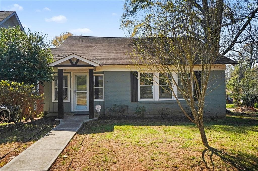 3 bedroom, 2 bathroom, 1,416 sq ft single family residence sold at 1018 Katherwood Drive, Atlanta, GA 30310