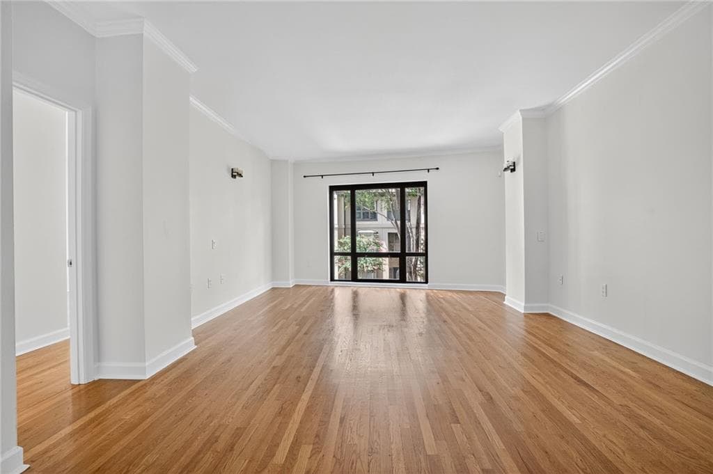 1 bedroom, 1 bathroom, 1,012 sq ft condominium sold at 3475 Oak Valley Road 250, Atlanta, GA 30326