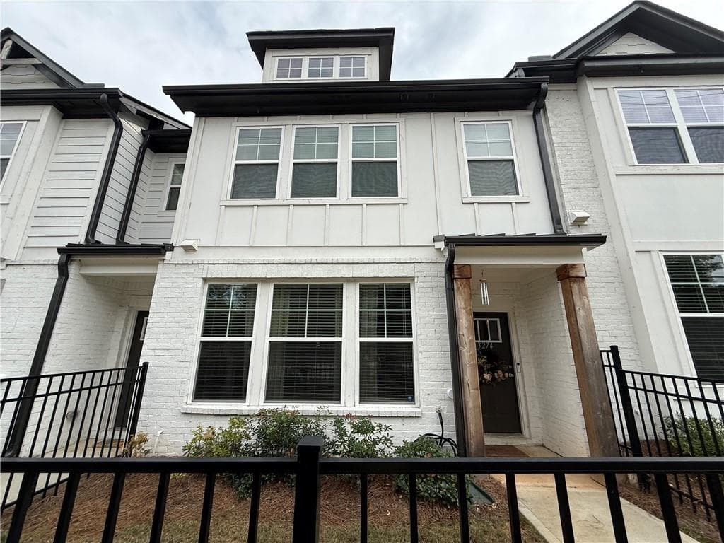 3274 Enfield Court, Tucker, GA 30084 — most recent listing photo