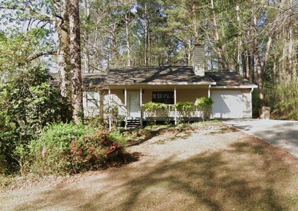 3 bedroom, 2 bathroom, 1,320 sq ft single family residence for sale at 137 Springvalley Circle, Stockbridge, GA 30281