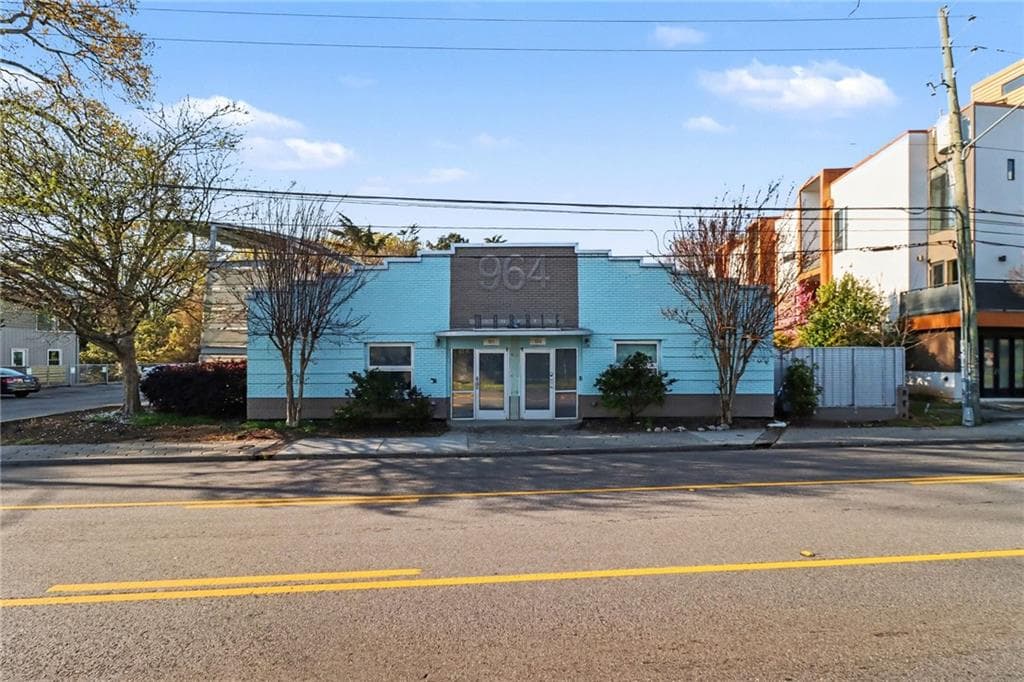 1 bedroom, 2 bathroom, 905 sq ft condominium for sale at 964 Dekalb Avenue 106, Atlanta, GA 30307