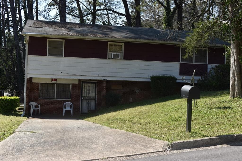 4 bedroom, 2 bathroom, 1,075 sq ft single family residence for sale at 3197 Pennington Circle, Atlanta, GA 30354