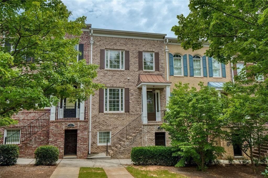 956 Persimmon Point, Sandy Springs, GA 30328 — most recent listing photo