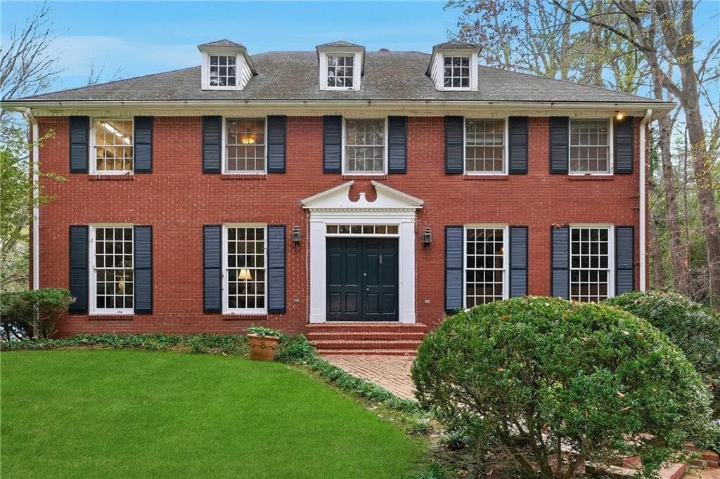 5 bedroom, 5 bathroom single family residence sold at 956 W Wesley Road, Atlanta, GA 30327