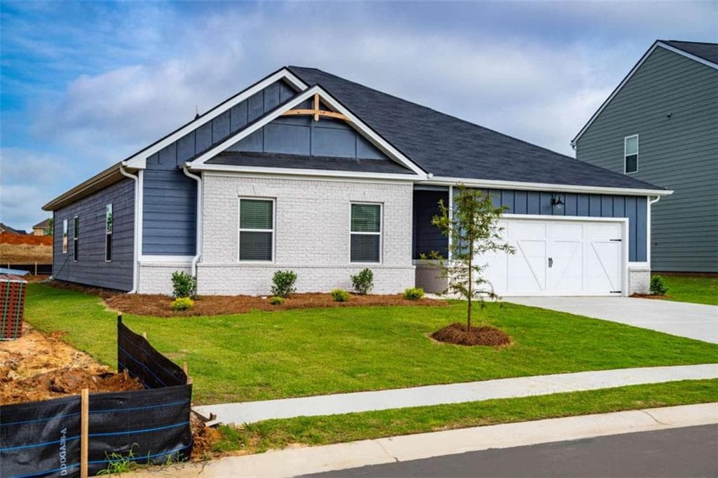 4 bedroom, 3 bathroom, 2,172 sq ft single family residence sold at 102 Scarecrow Lane, Perry, GA 31069